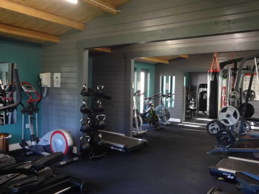 Gran gimnasio en casa en Shepherds Hut